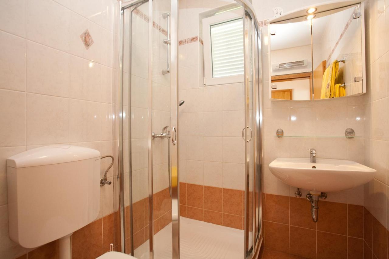 Apartments Glibo Near The Sea And Town Center! Krk Town Kültér fotó