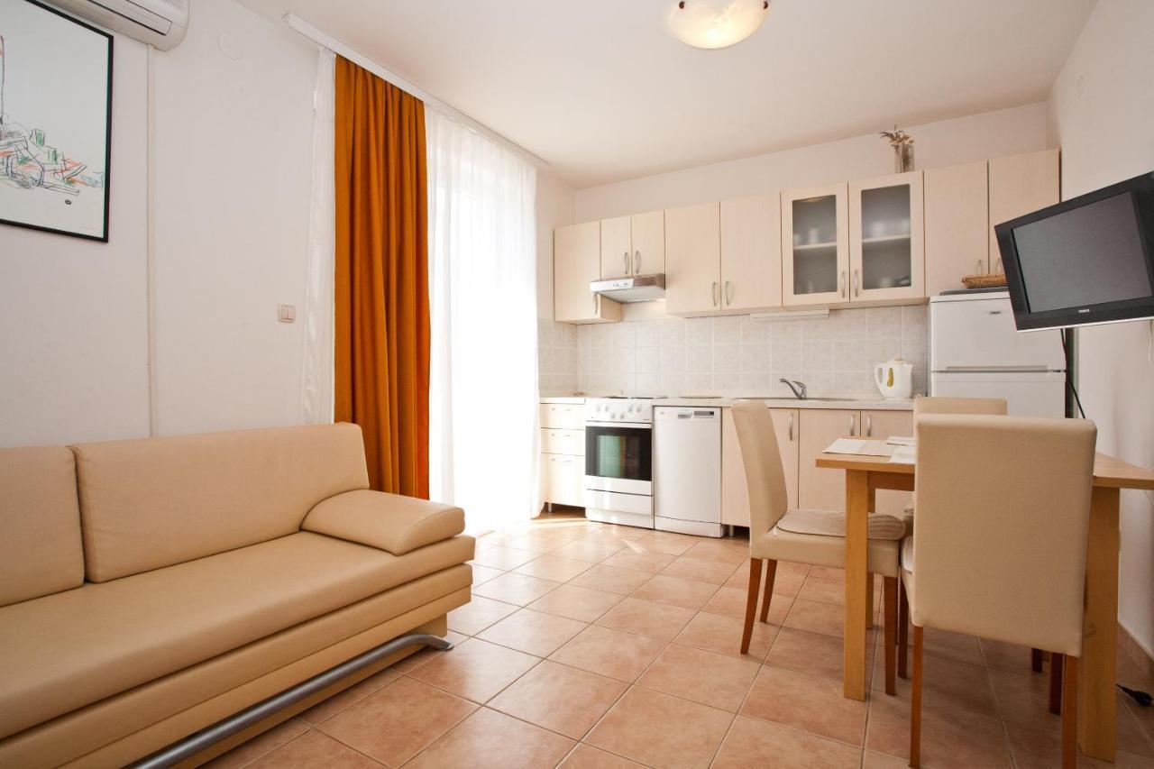 Apartments Glibo Near The Sea And Town Center! Krk Town Kültér fotó