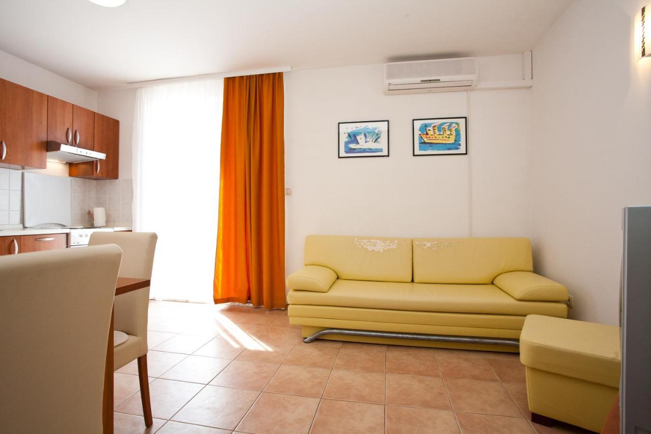 Apartments Glibo Near The Sea And Town Center! Krk Town Kültér fotó